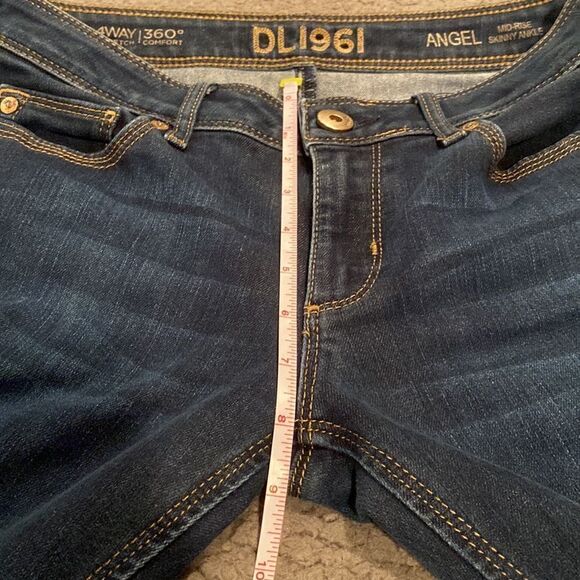 DL1961 Angel Mid Rise Jeans - Picture 9 of 13